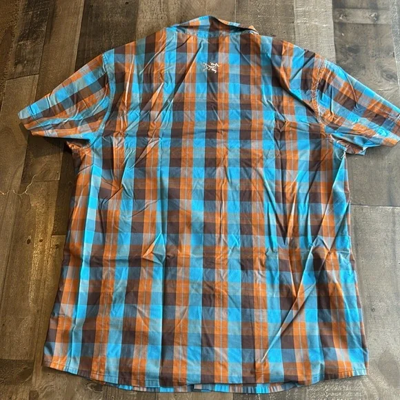 Arc'teryx Short Sleeve Casual Button Down Shirt - Picture 8 of 9